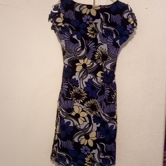 Women's dress with slip attached - Picture 4 of 4
